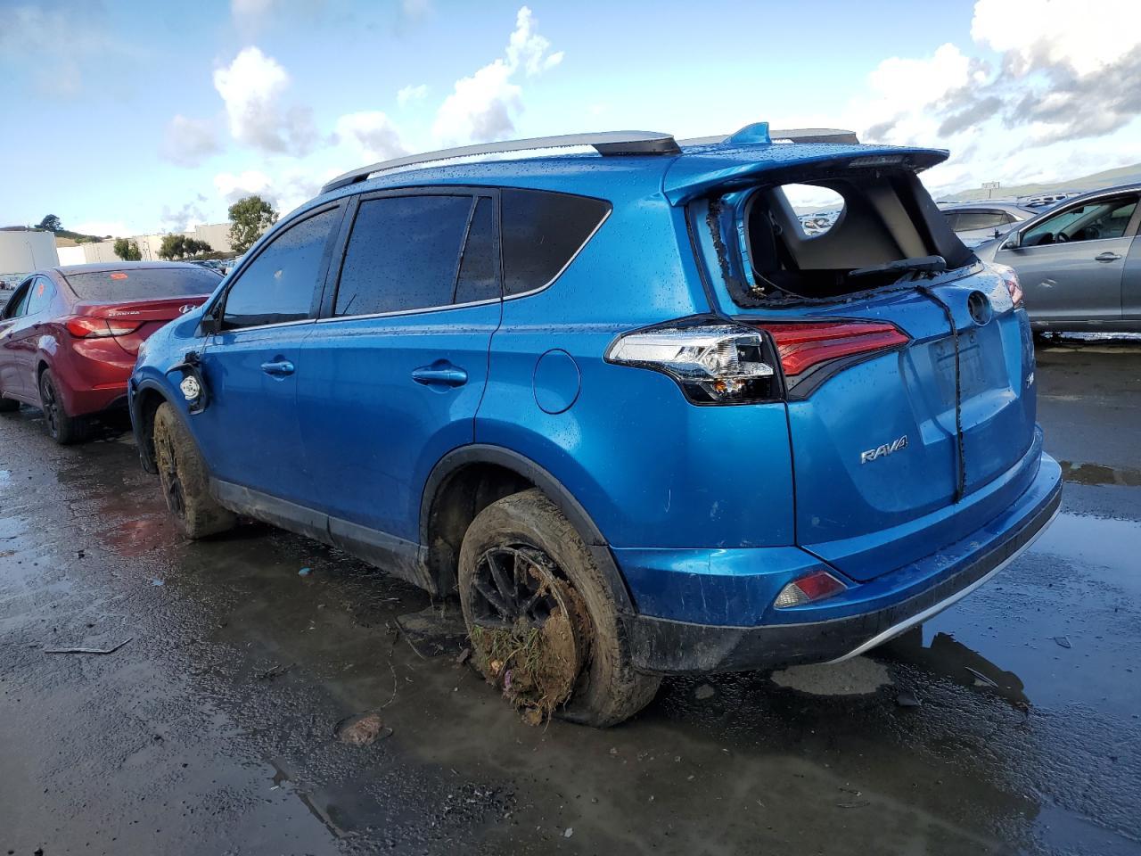 2016 TOYOTA RAV4 XLE - Image 2