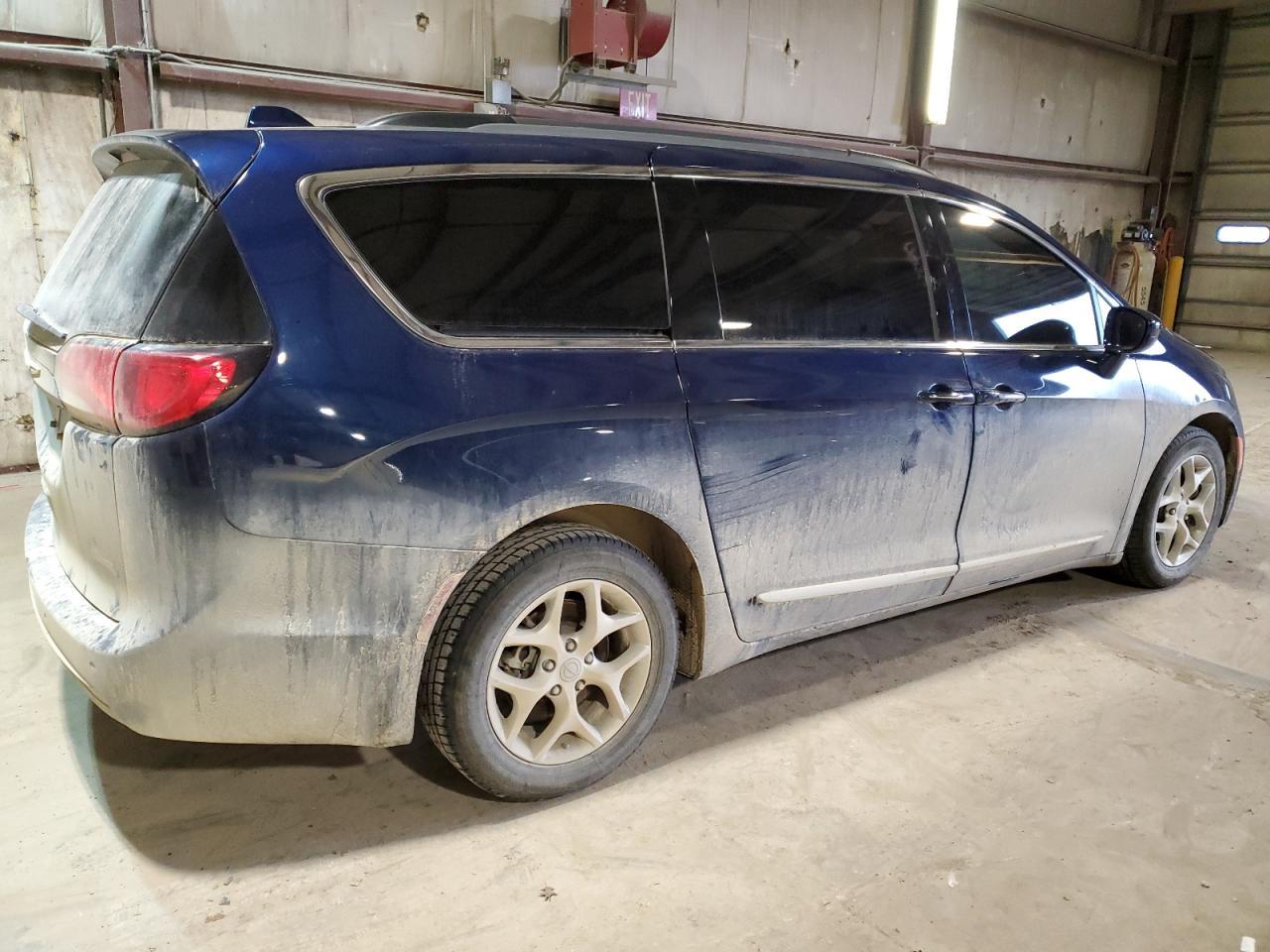 2017 CHRYSLER PACIFICA T - Image 3