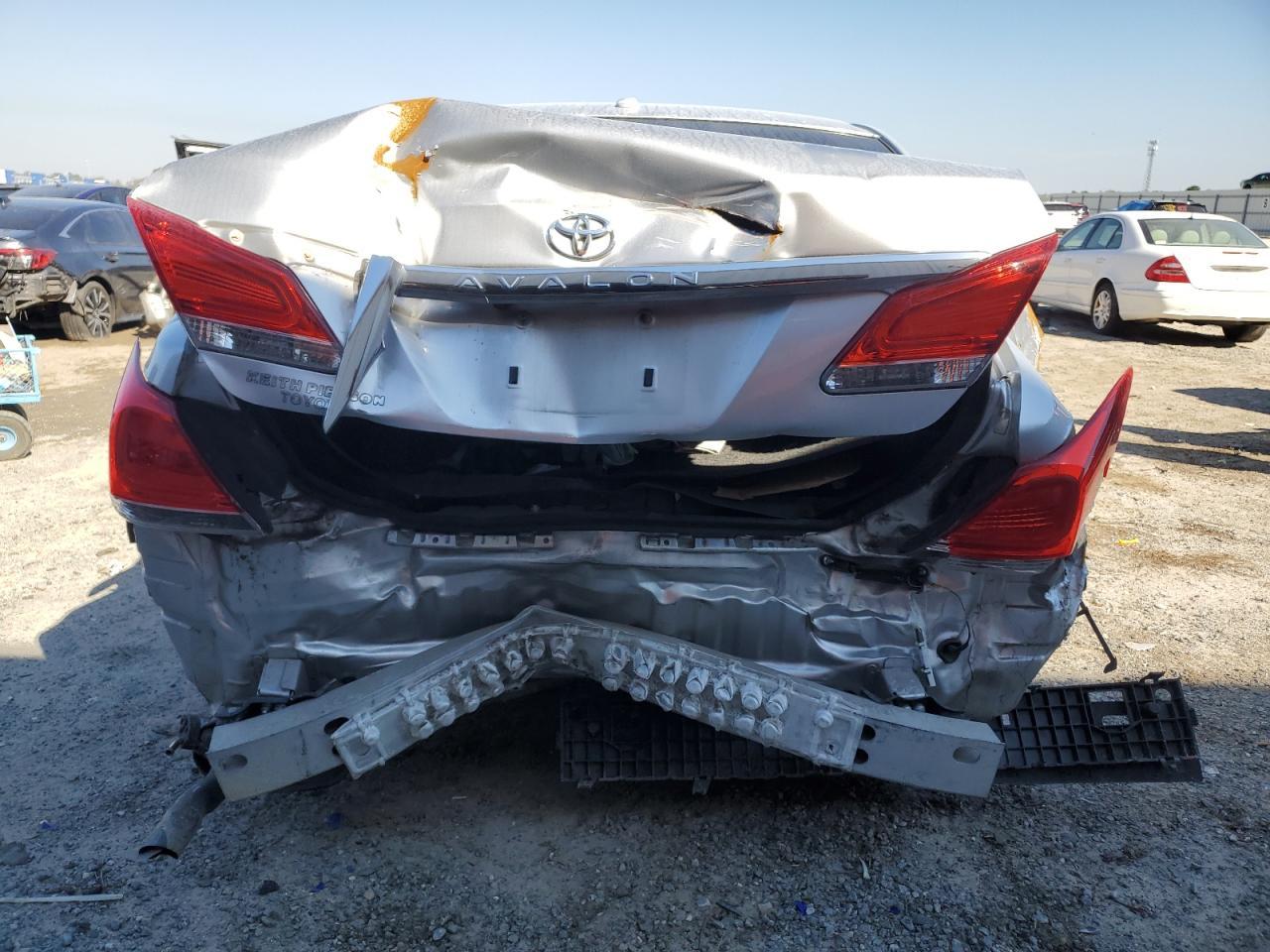 2011 TOYOTA AVALON BAS - Image 6