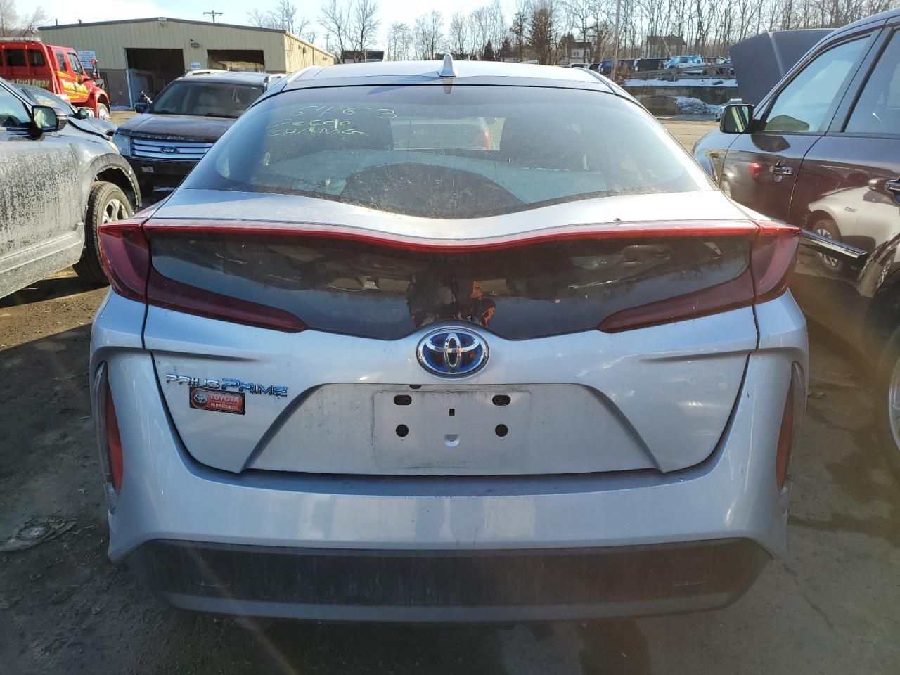 2022 TOYOTA PRIUS PRIM - Image 6