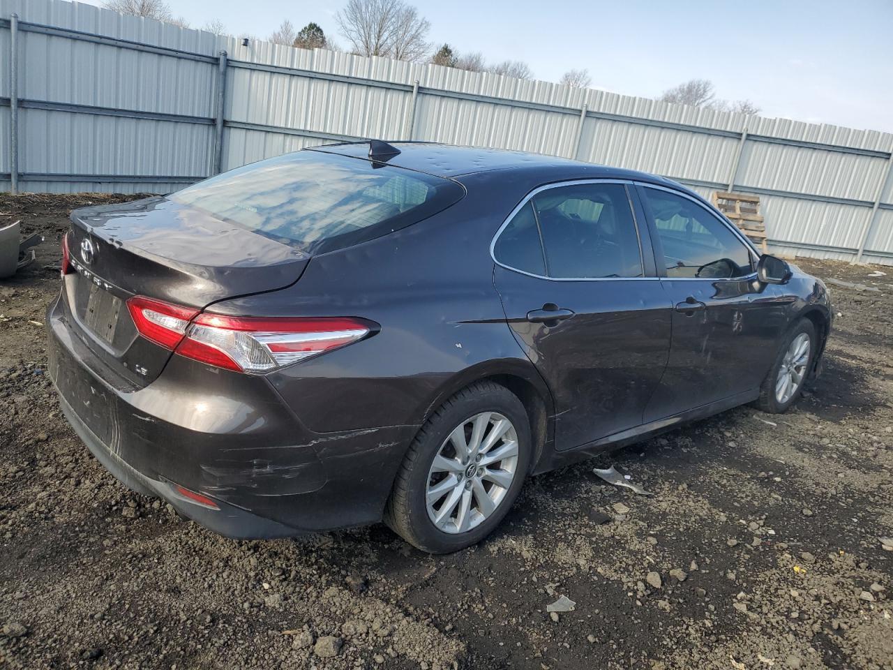 2018 TOYOTA CAMRY L - Фото 3