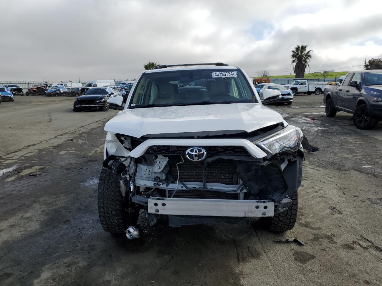 2019 TOYOTA 4RUNNER SR - Image 5
