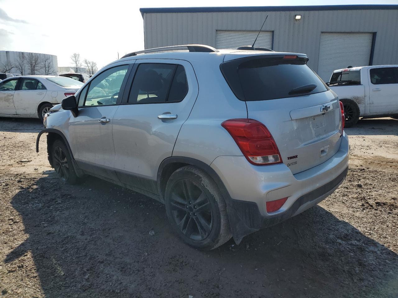 2019 CHEVROLET TRAX 1LT - Image 2