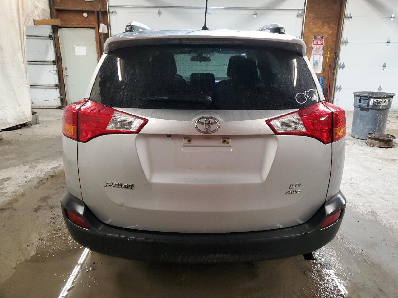 2015 TOYOTA RAV4 LE - Фото 6