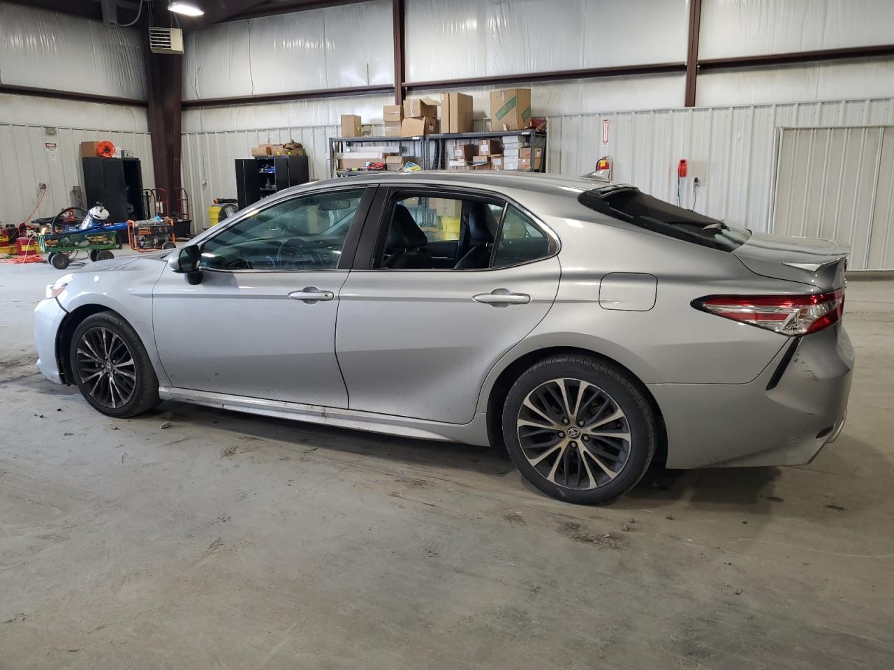 2020 TOYOTA CAMRY SE - Image 2