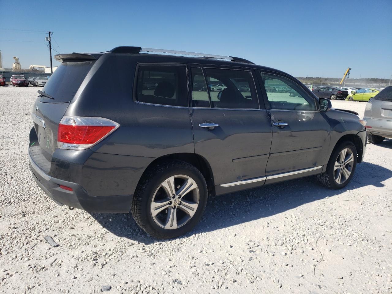 2011 TOYOTA HIGHLANDER - Image 3
