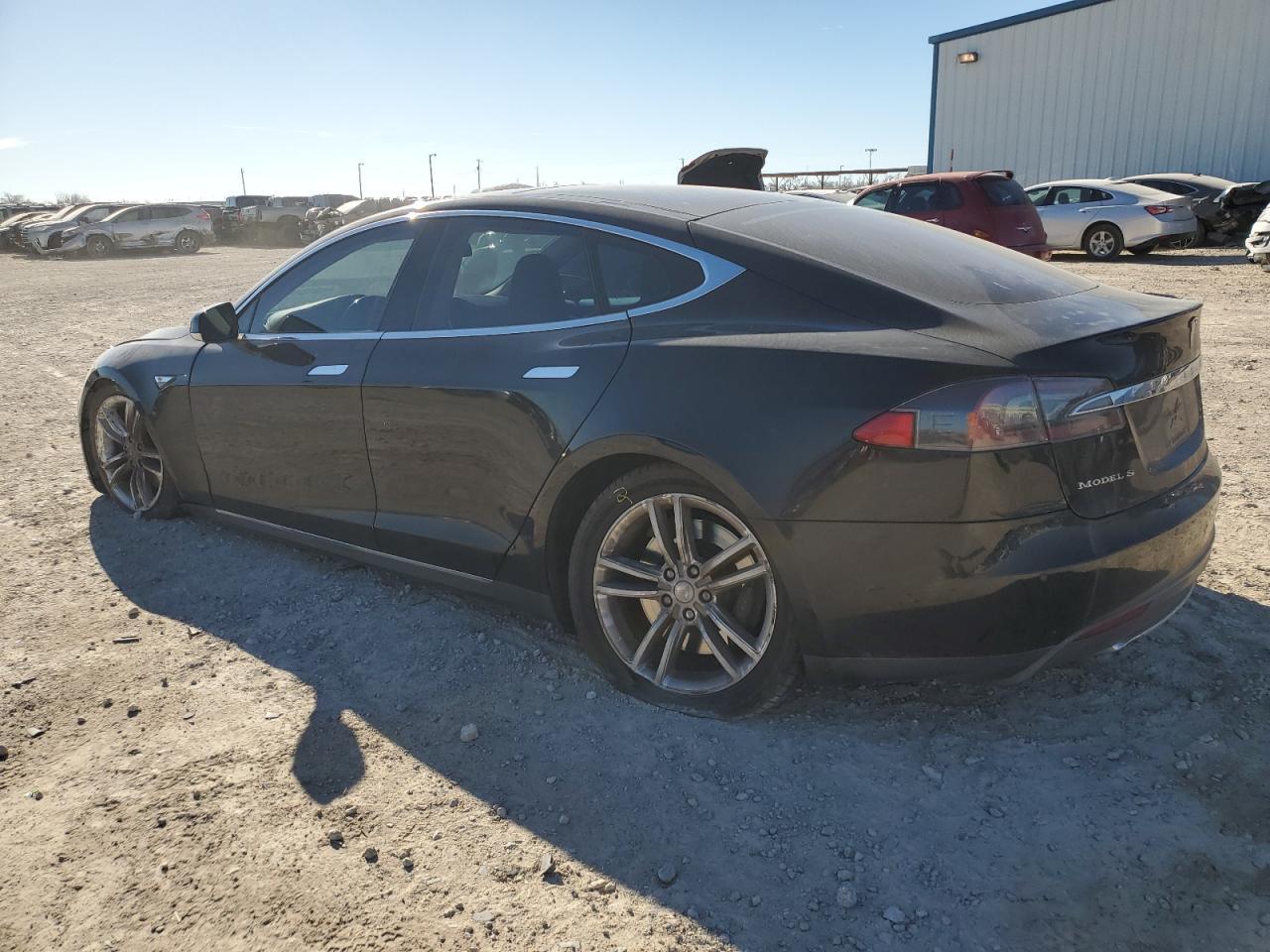 2015 TESLA MODEL S 85 - Фото 2