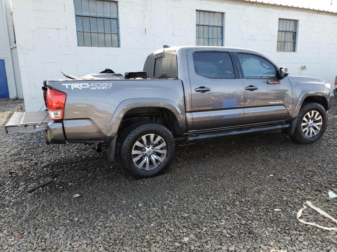 2017 TOYOTA TACOMA DOU - Фото 3