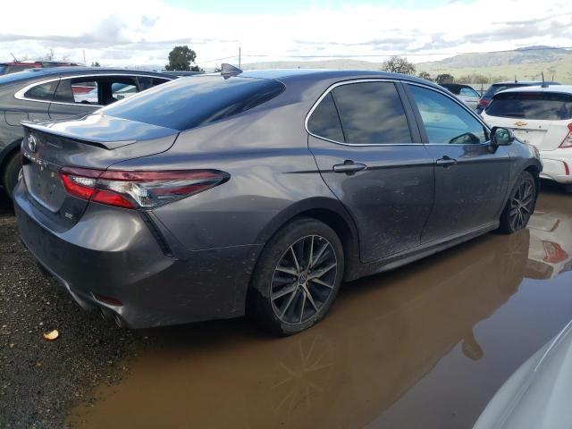 2022 Toyota Camry Se - Image 3