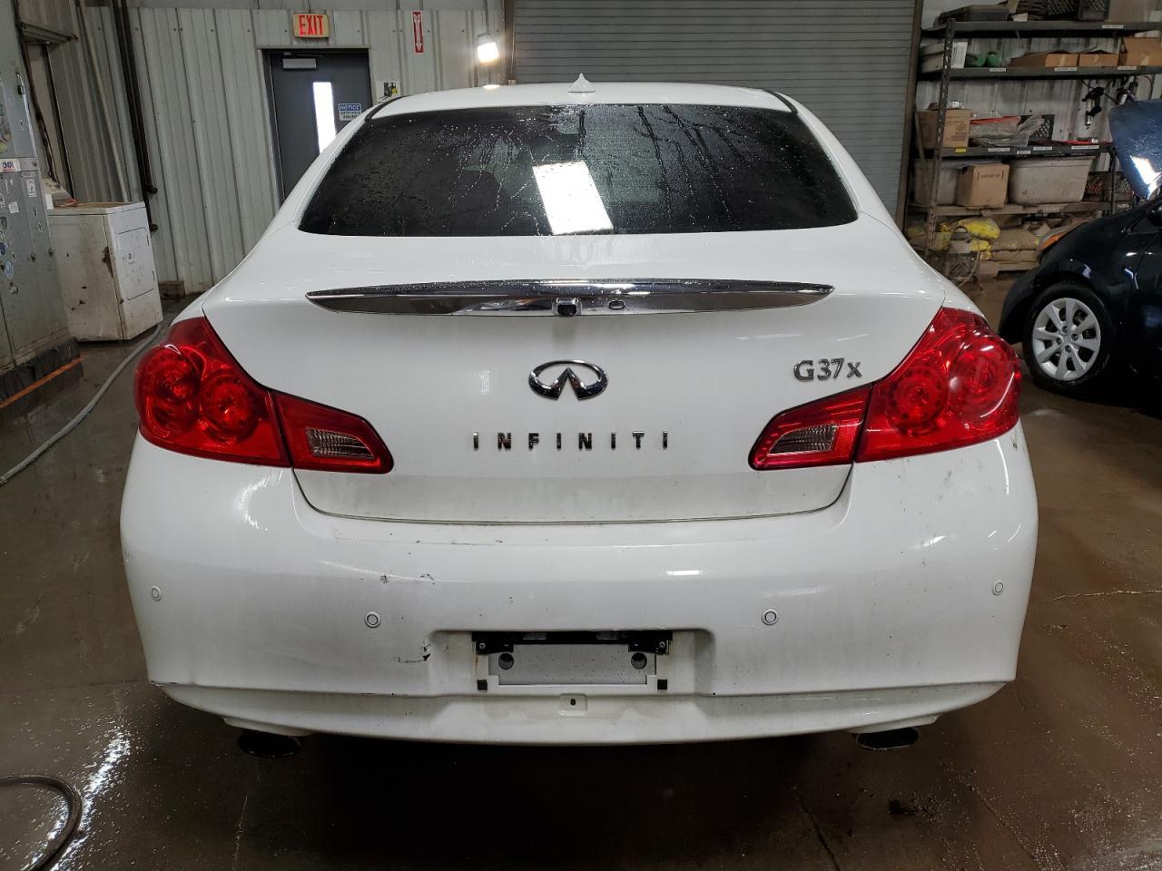 2012 INFINITI G37 - Image 6