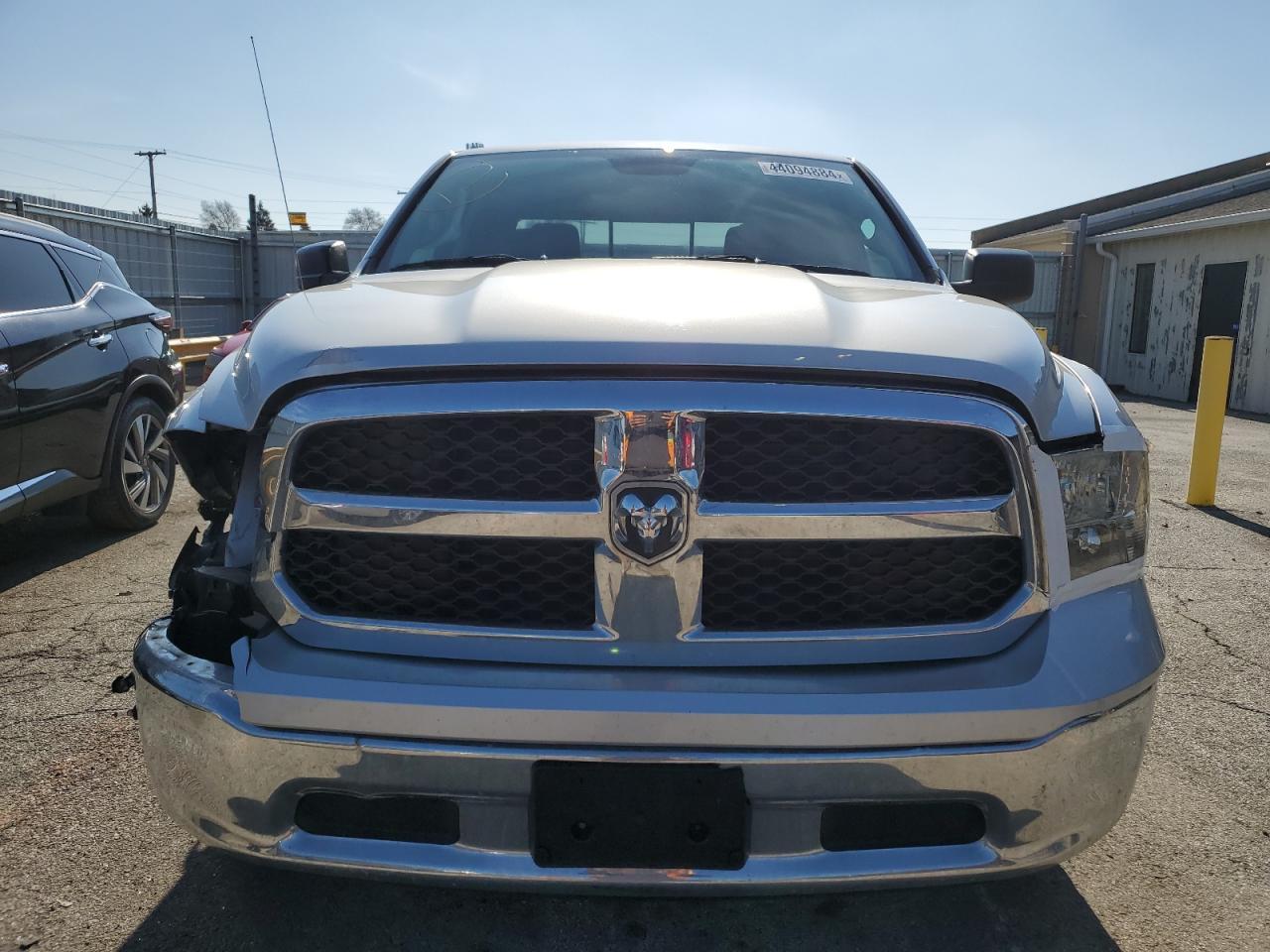 2017 RAM 1500 SLT - Image 5
