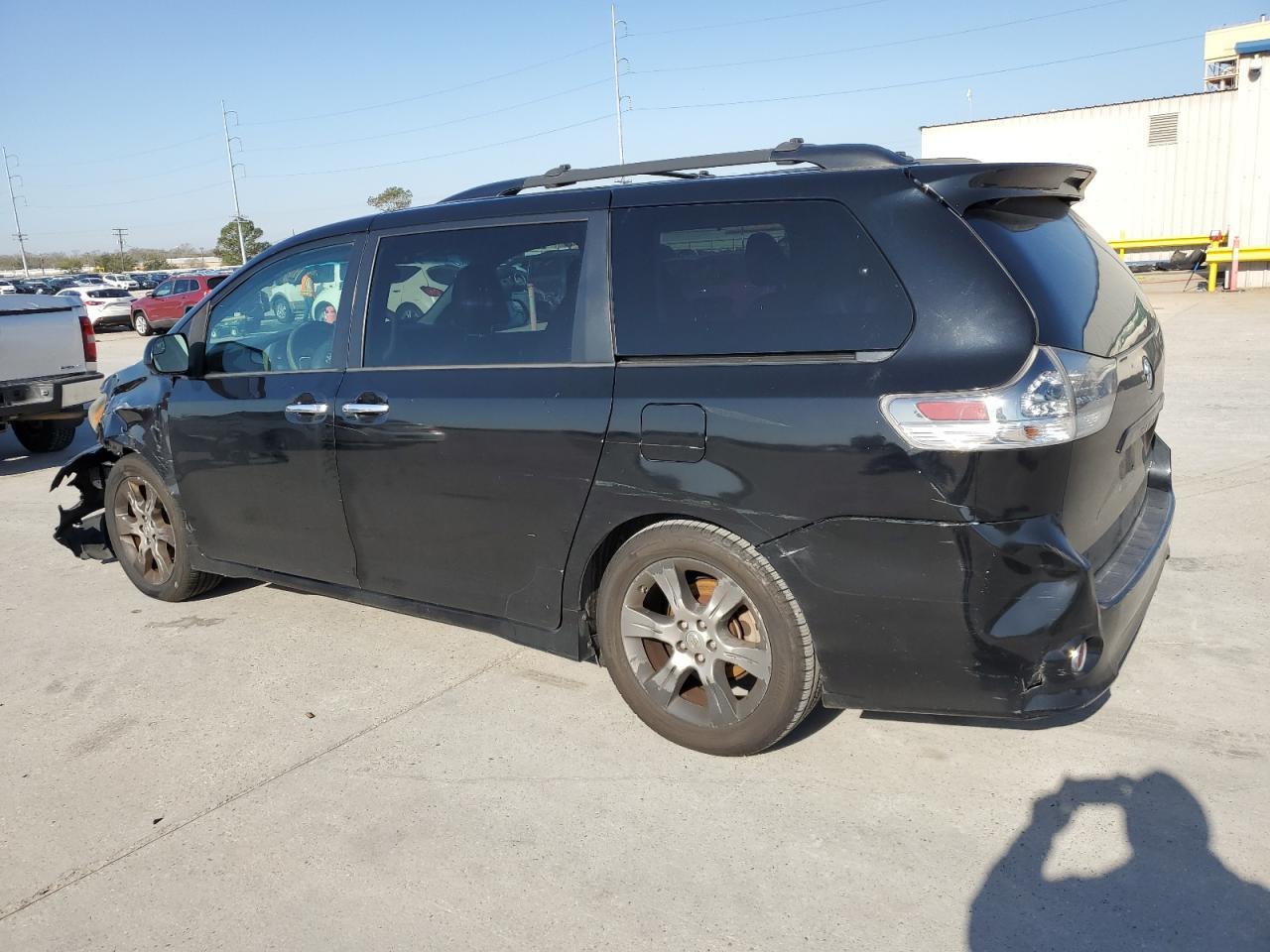2015 TOYOTA SIENNA SPO - Image 2