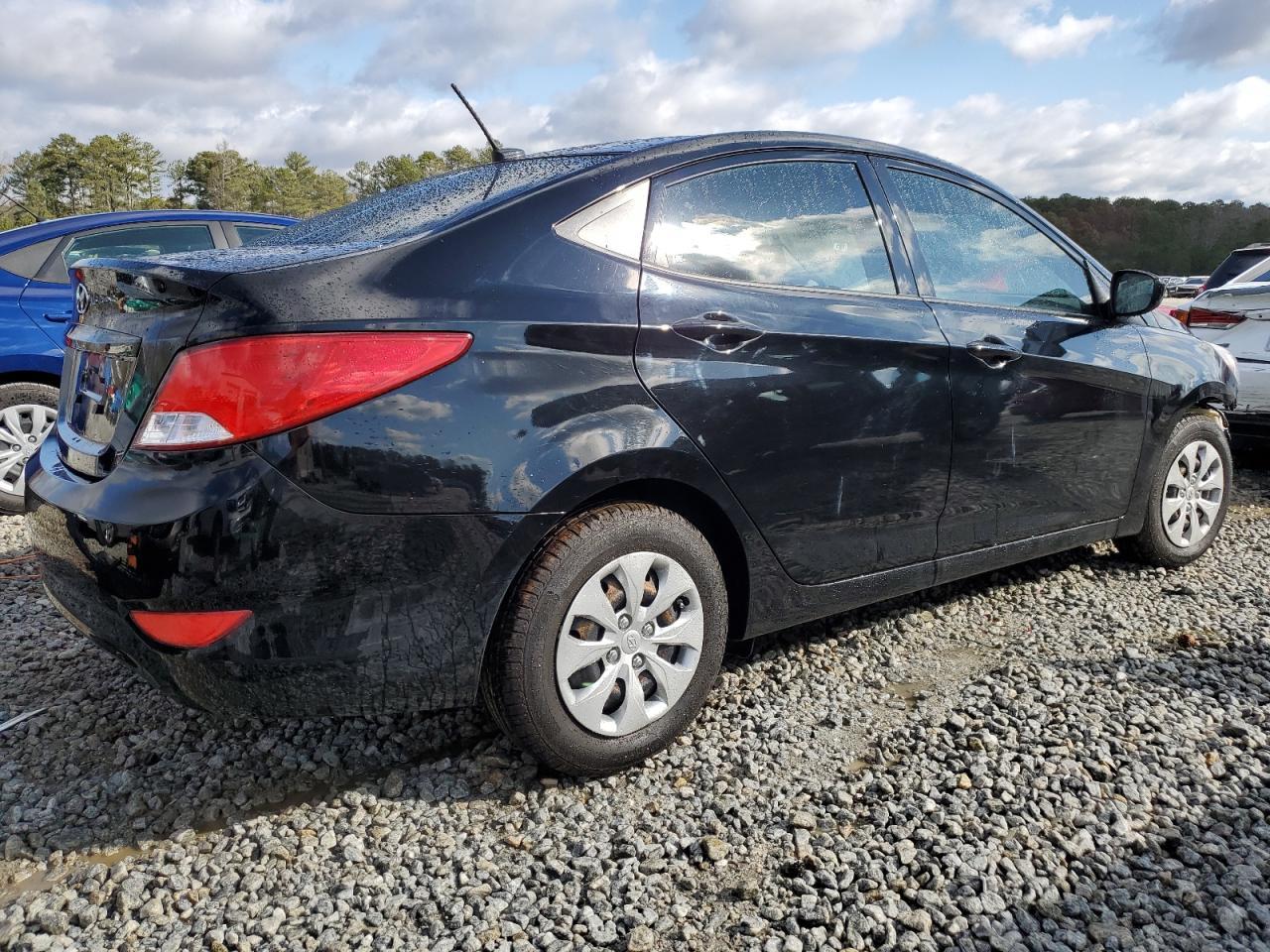 2017 HYUNDAI ACCENT SE - Фото 3
