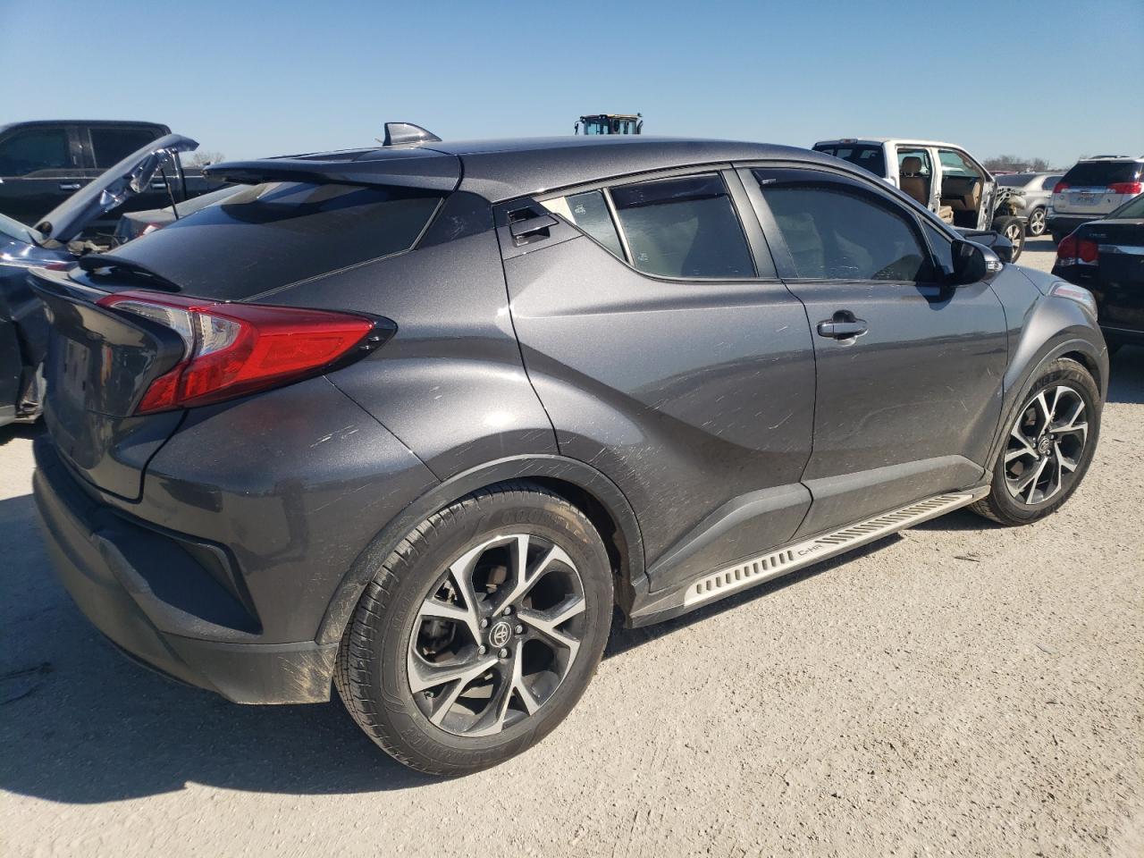 2021 TOYOTA C-HR XLE - Фото 3