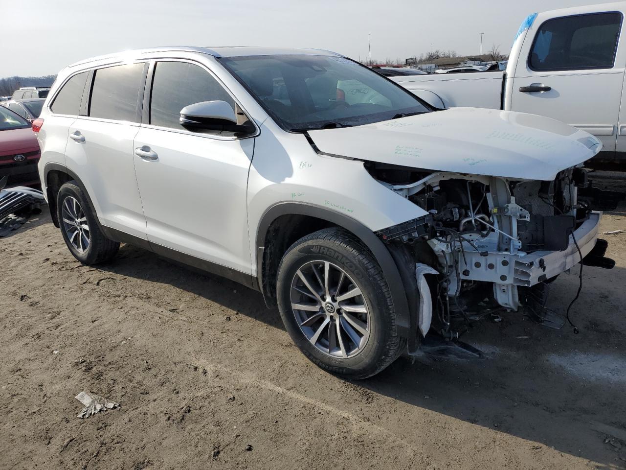 2019 TOYOTA HIGHLANDER - Image 4