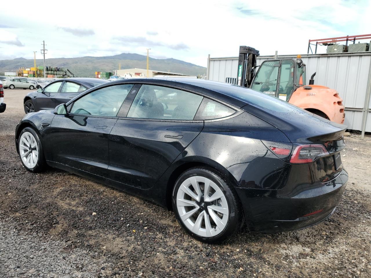 2023 TESLA MODEL 3 - Фото 2