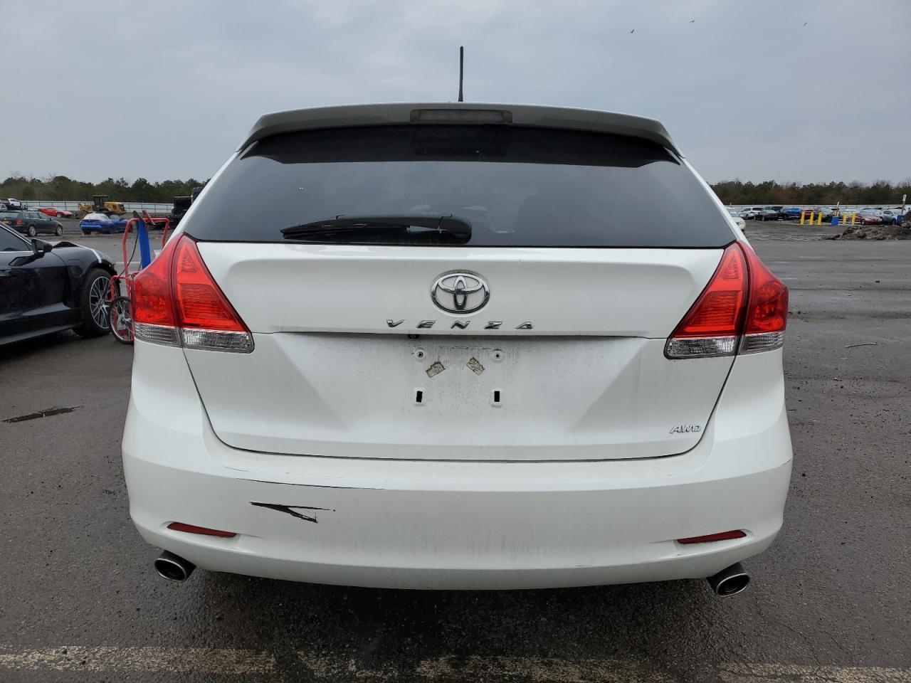 2011 TOYOTA VENZA - Фото 6