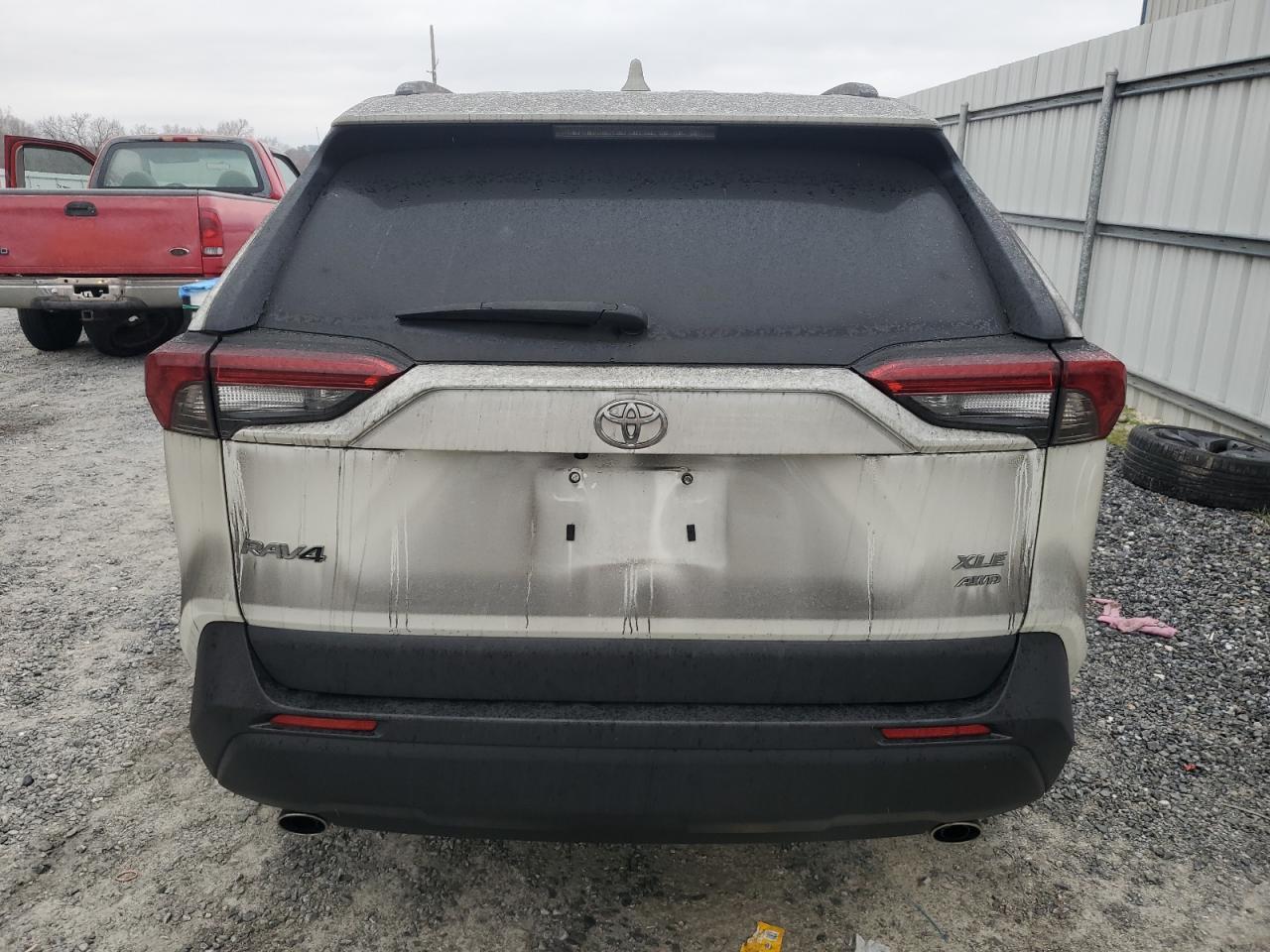 2022 TOYOTA RAV4 XLE P - Фото 6