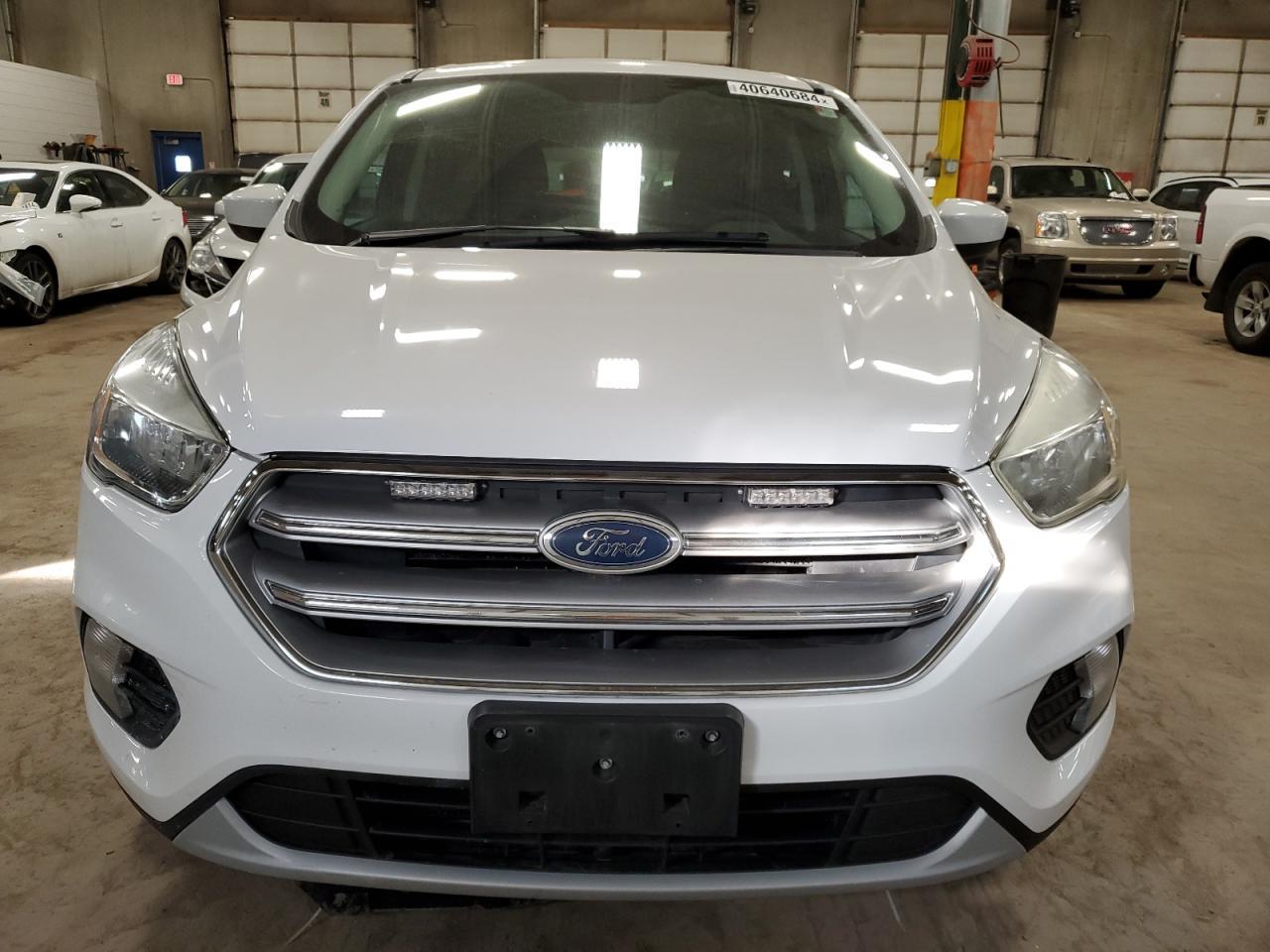2017 FORD ESCAPE SE - Фото 5
