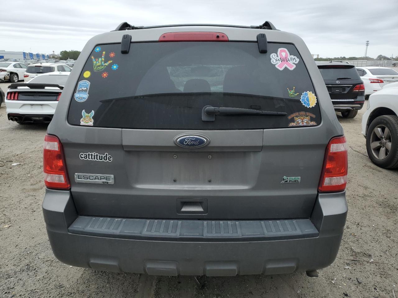 2010 FORD ESCAPE XLT - Image 6