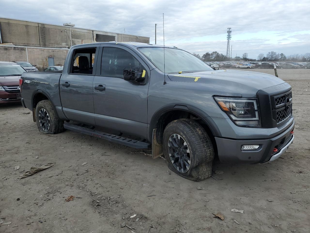 2021 NISSAN TITAN SV - Фото 4