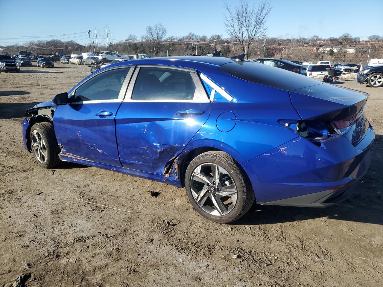 2023 HYUNDAI ELANTRA SE - Фото 2