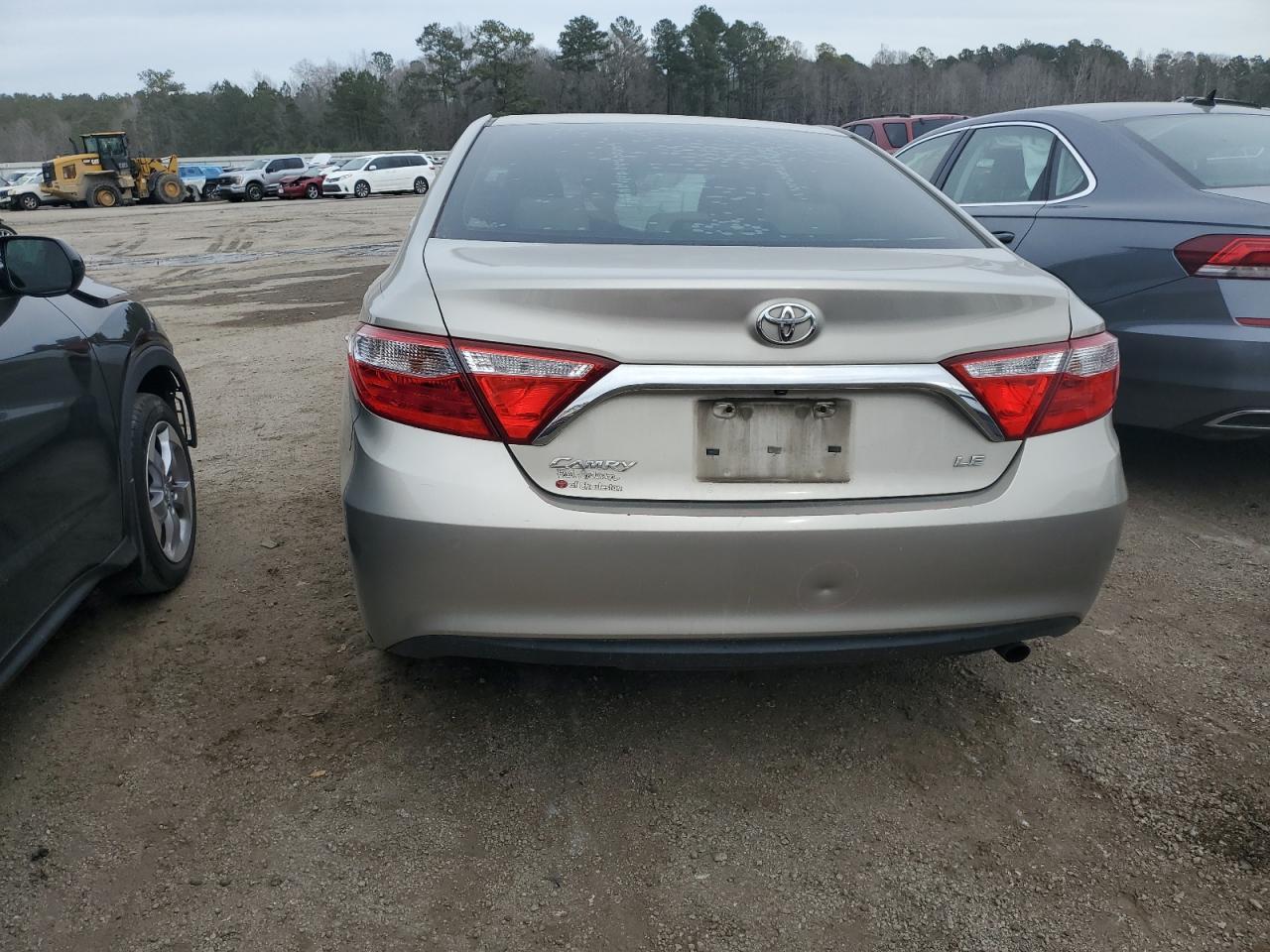2016 TOYOTA CAMRY LE - Image 6