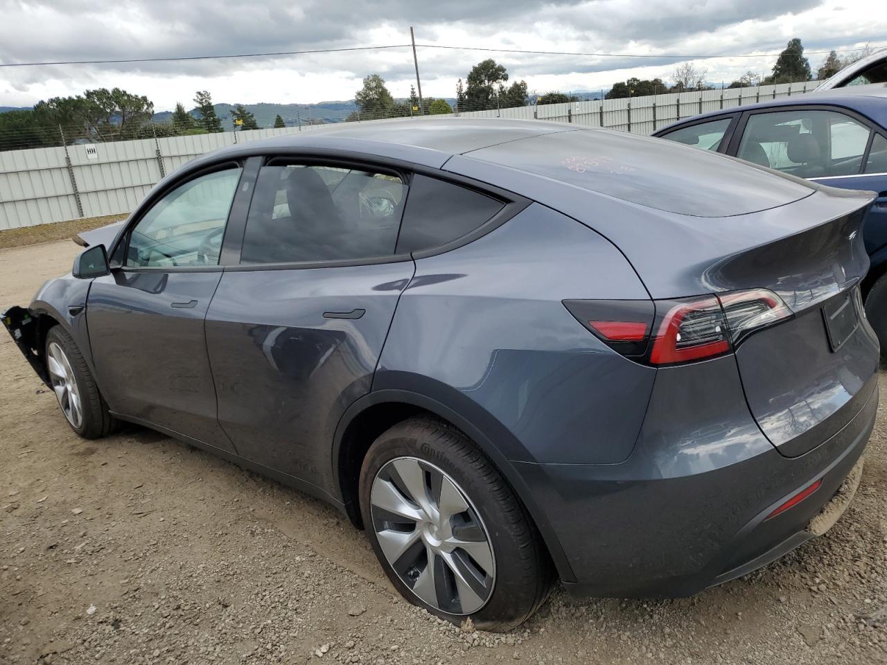 2023 TESLA MODEL Y - Фото 2