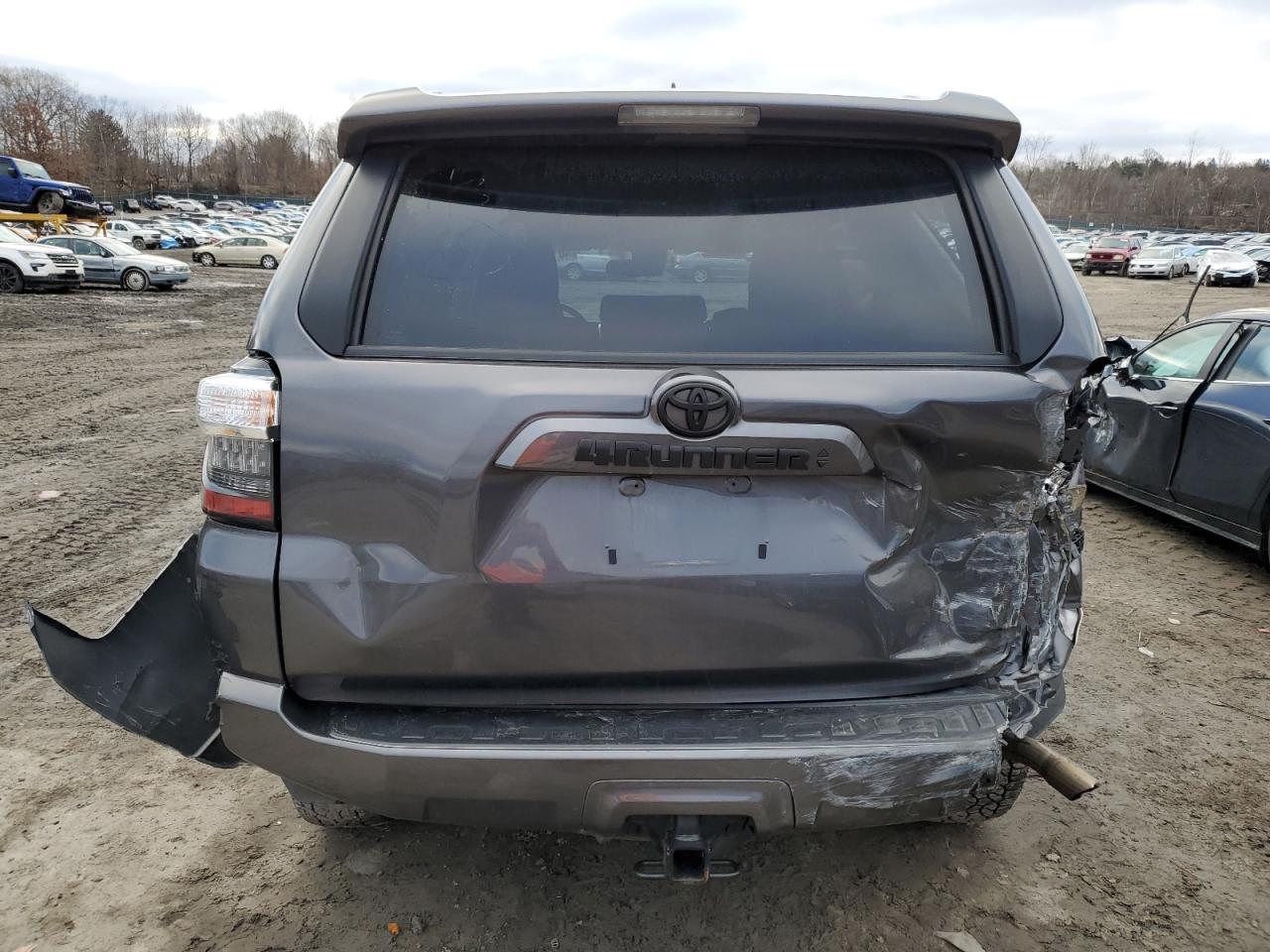 2022 TOYOTA 4RUNNER SR - Image 6