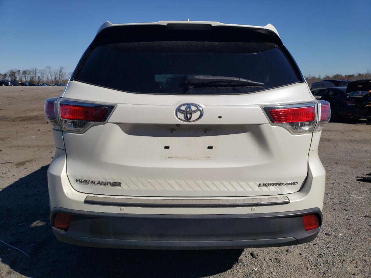 2015 TOYOTA HIGHLANDER - Image 6