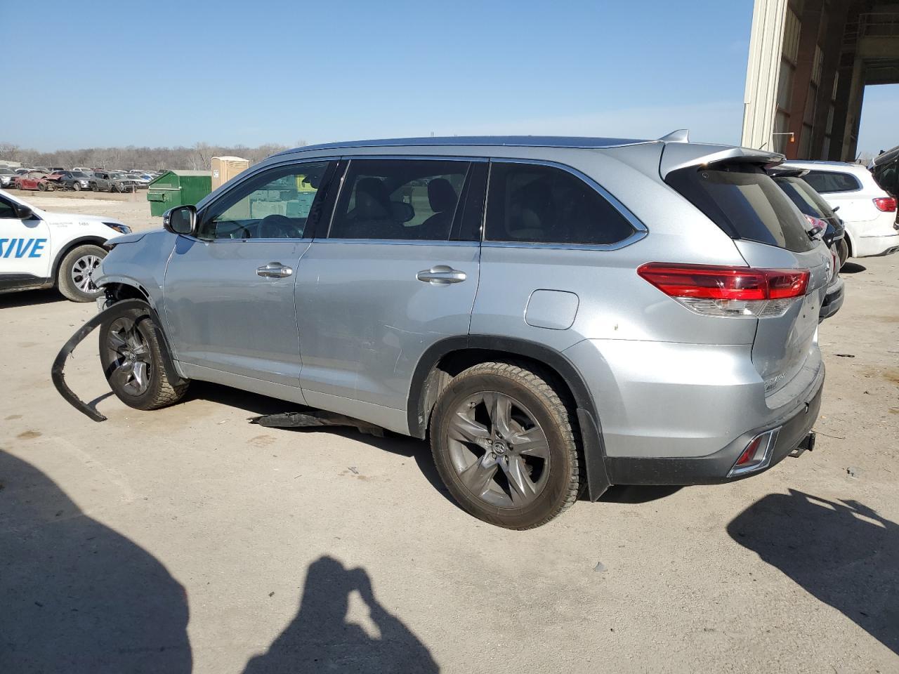 2019 TOYOTA HIGHLANDER - Фото 2