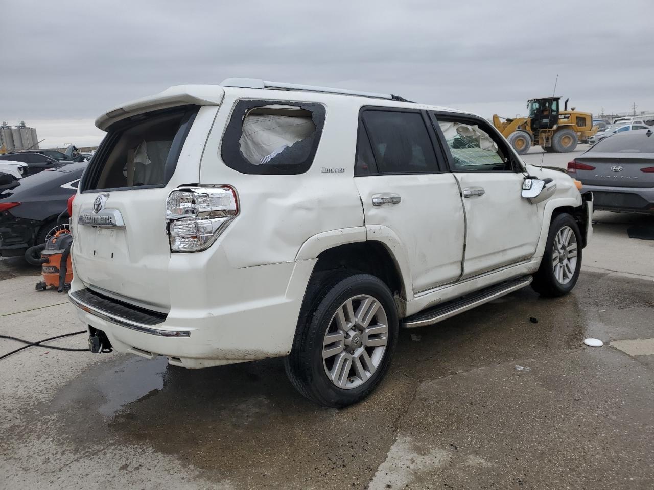 2011 TOYOTA 4RUNNER SR - Image 3