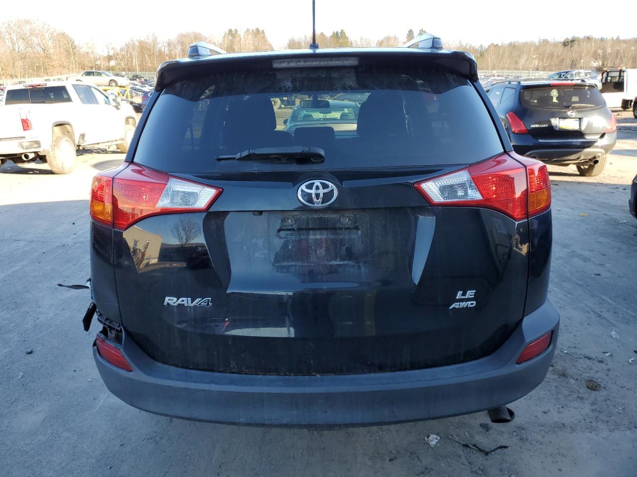 2015 TOYOTA RAV4 LE - Image 6