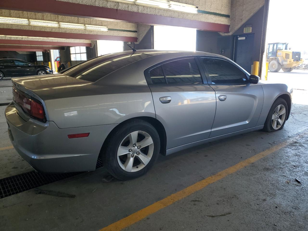 2014 DODGE CHARGER SE - Фото 3