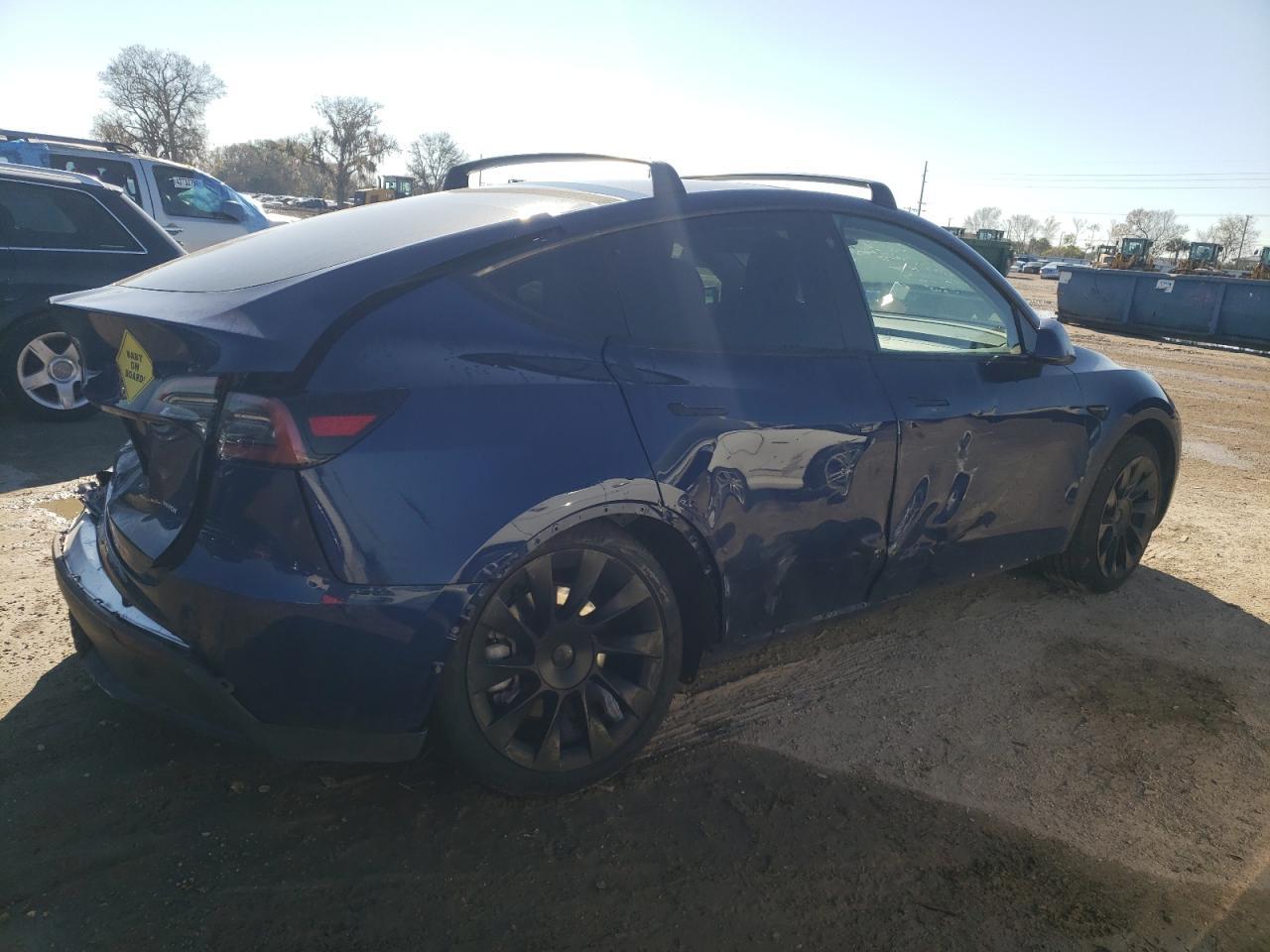 2023 TESLA MODEL Y - Фото 3