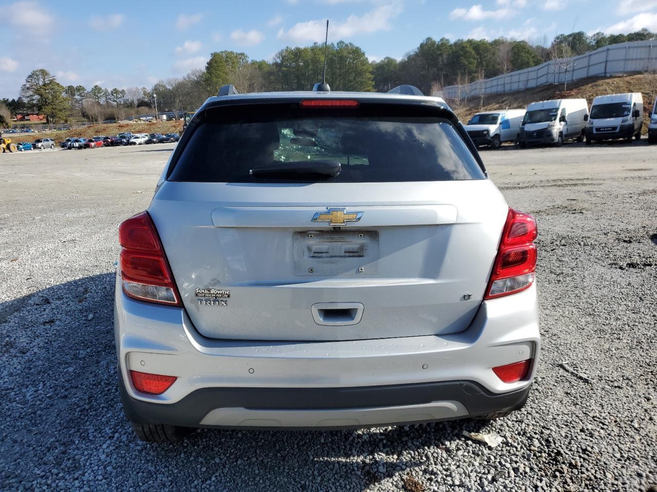 2018 CHEVROLET TRAX 1LT - Image 6