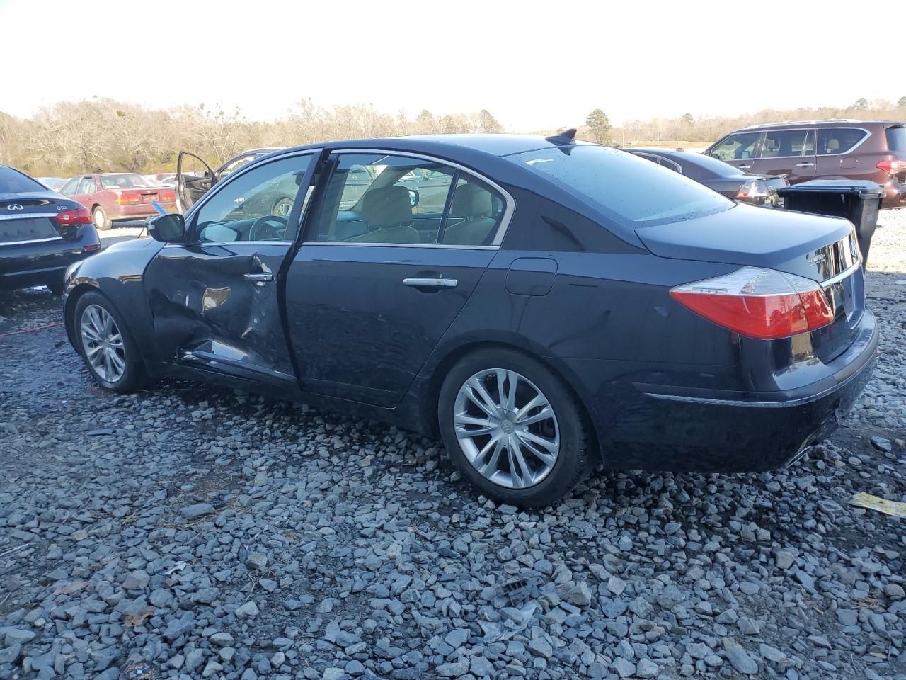 2011 HYUNDAI GENESIS 3. - Image 2