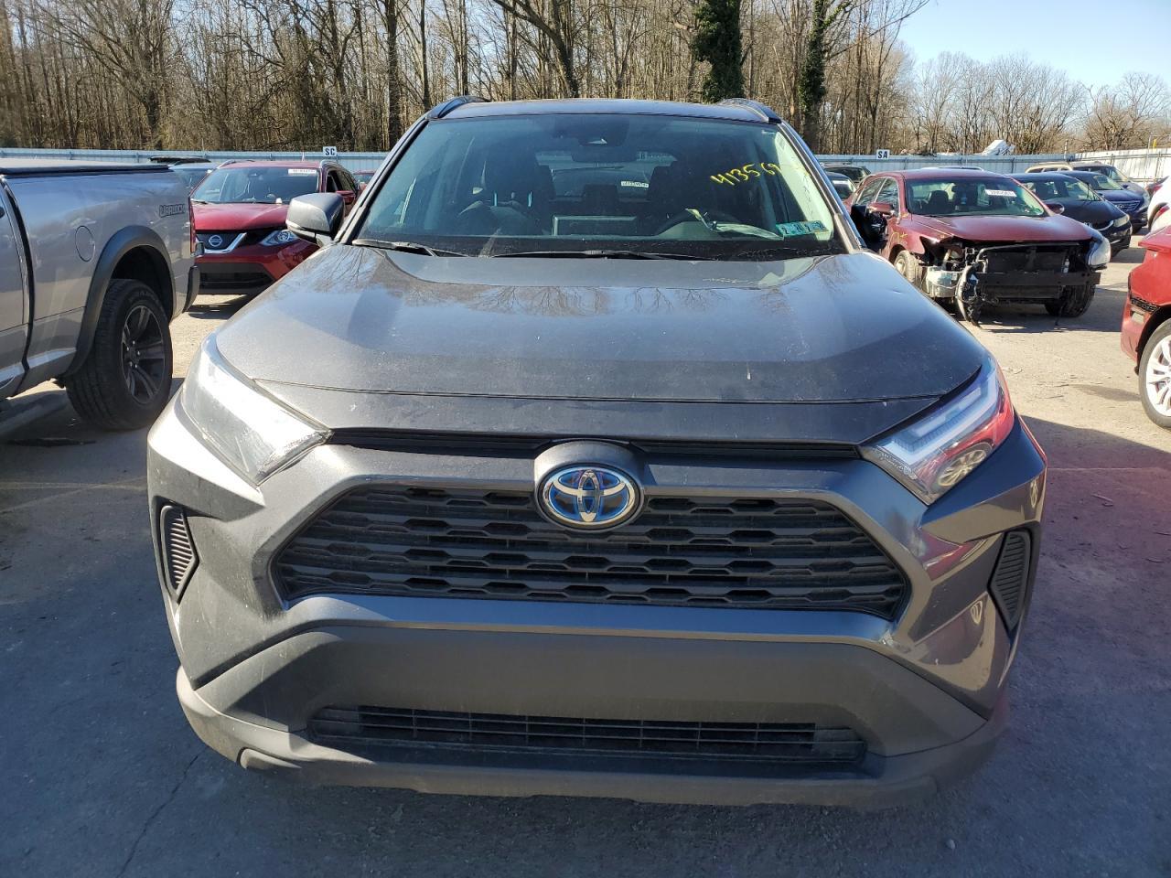 2022 TOYOTA RAV4 XLE - Image 5