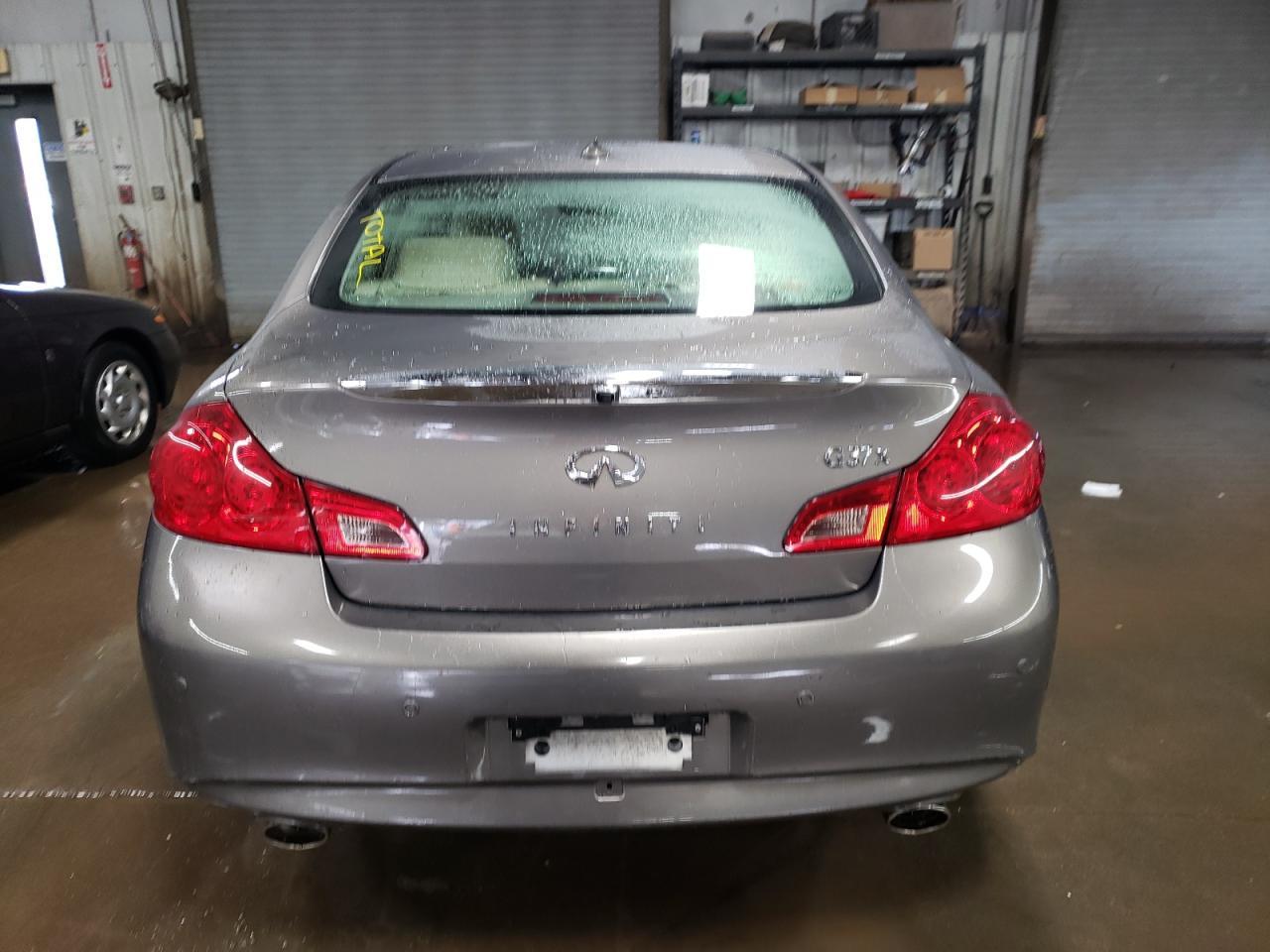 2012 INFINITI G37 - Image 6