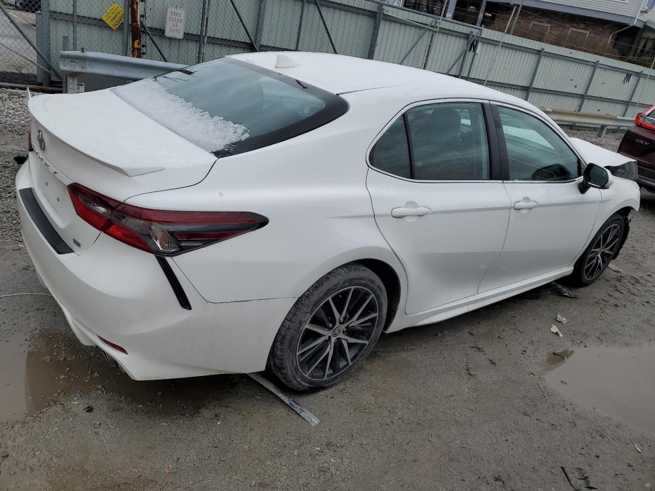 2021 TOYOTA CAMRY SE - Image 3