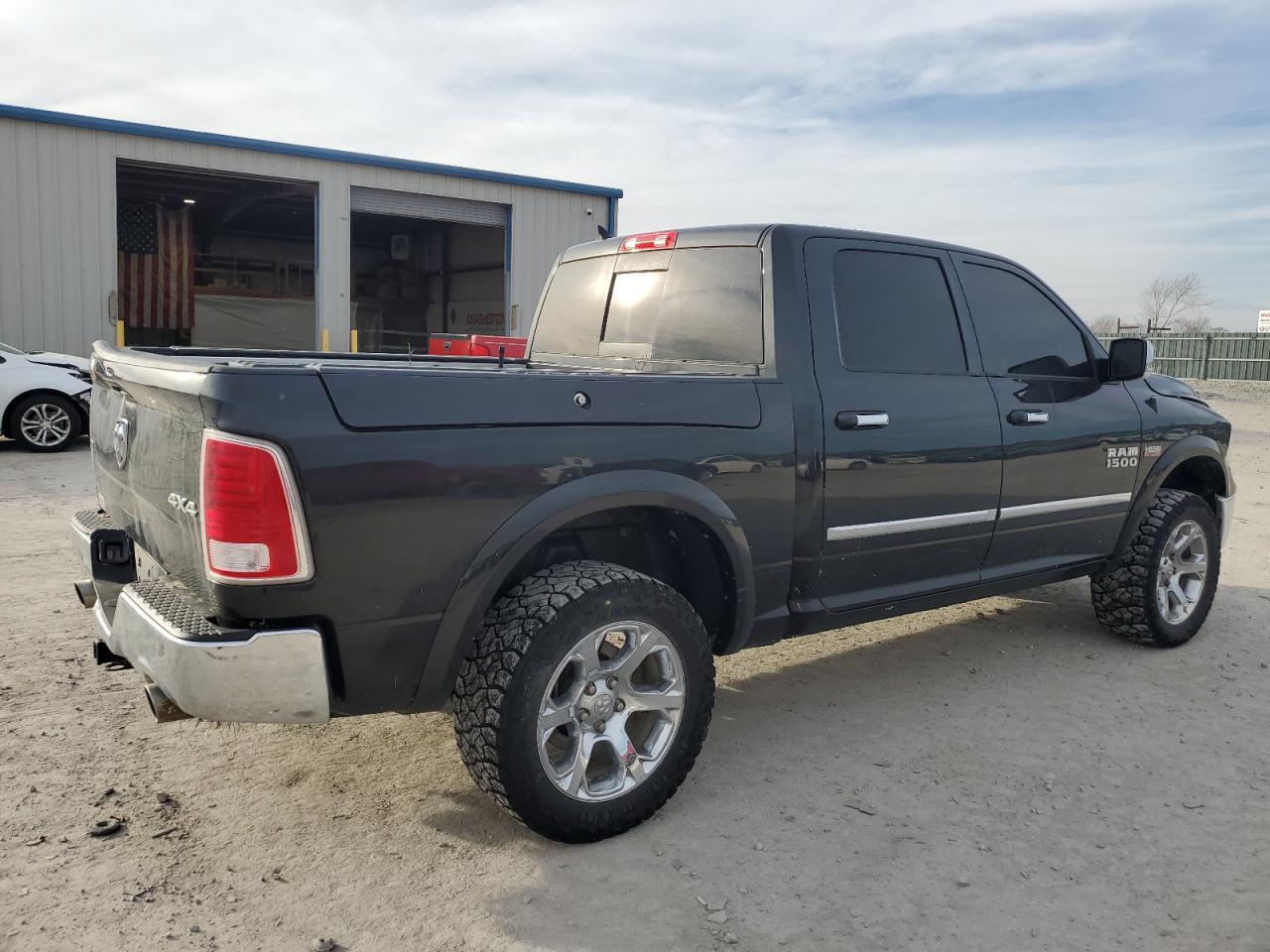 2017 RAM 1500 LARAM - Image 3
