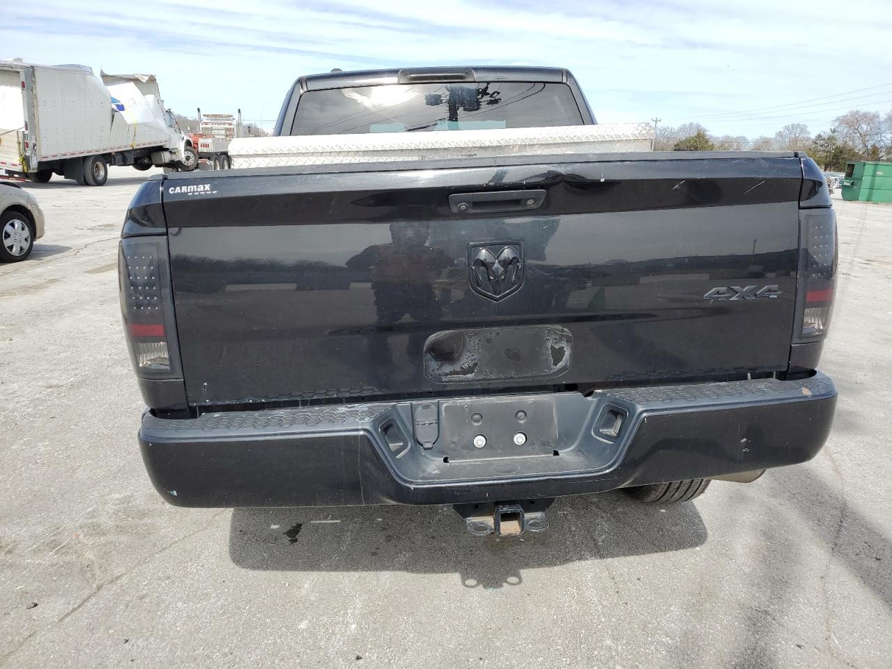 2018 RAM 1500 ST - Image 6