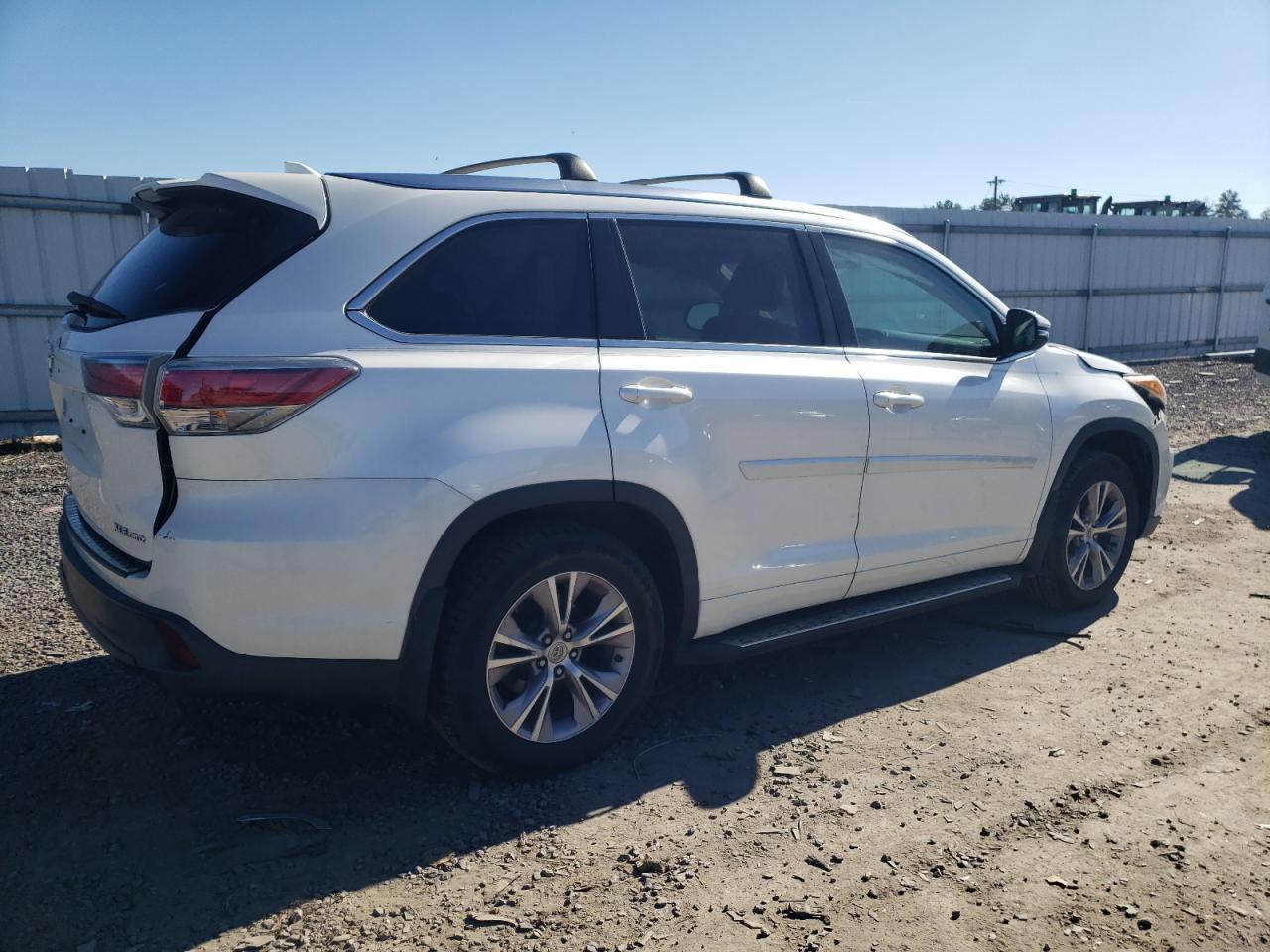 2015 TOYOTA HIGHLANDER - Фото 3