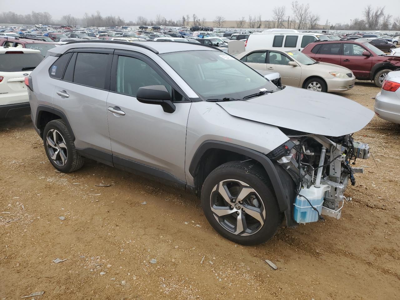 2021 TOYOTA RAV4 LE - Фото 4