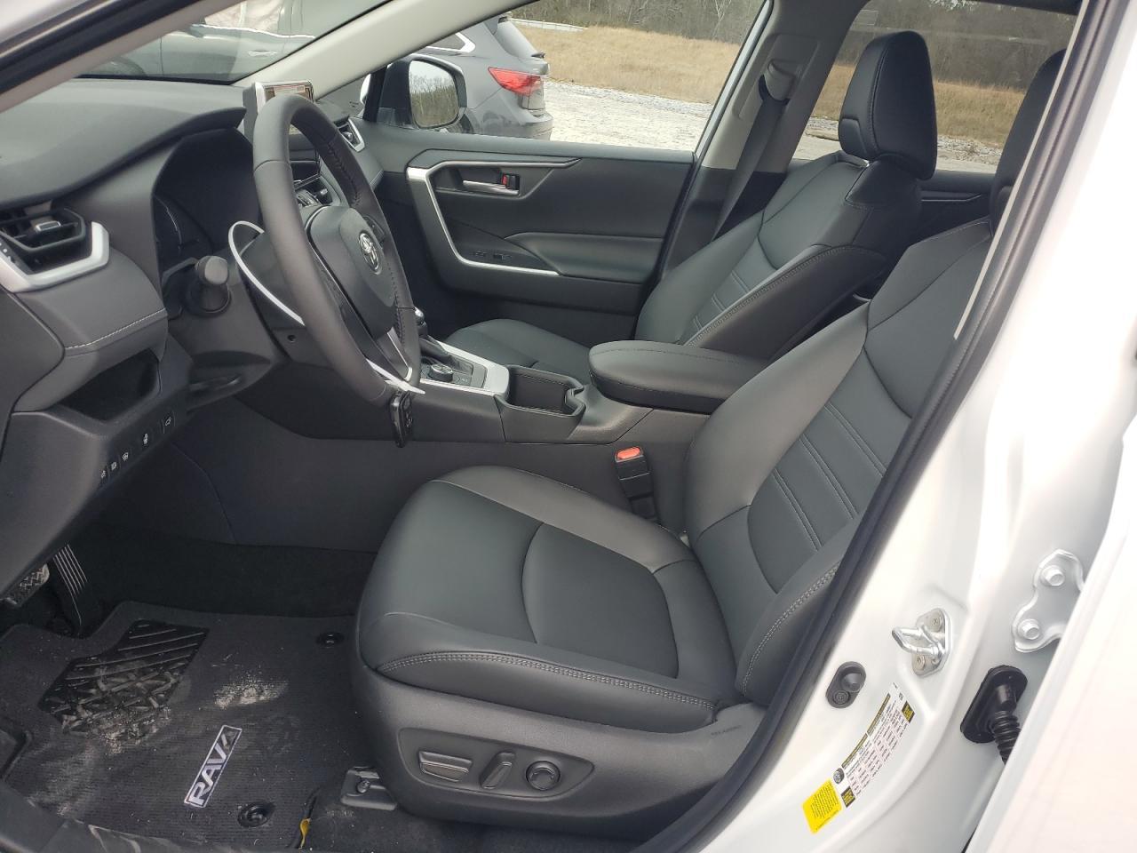 2024 TOYOTA RAV4 XLE P - Image 7