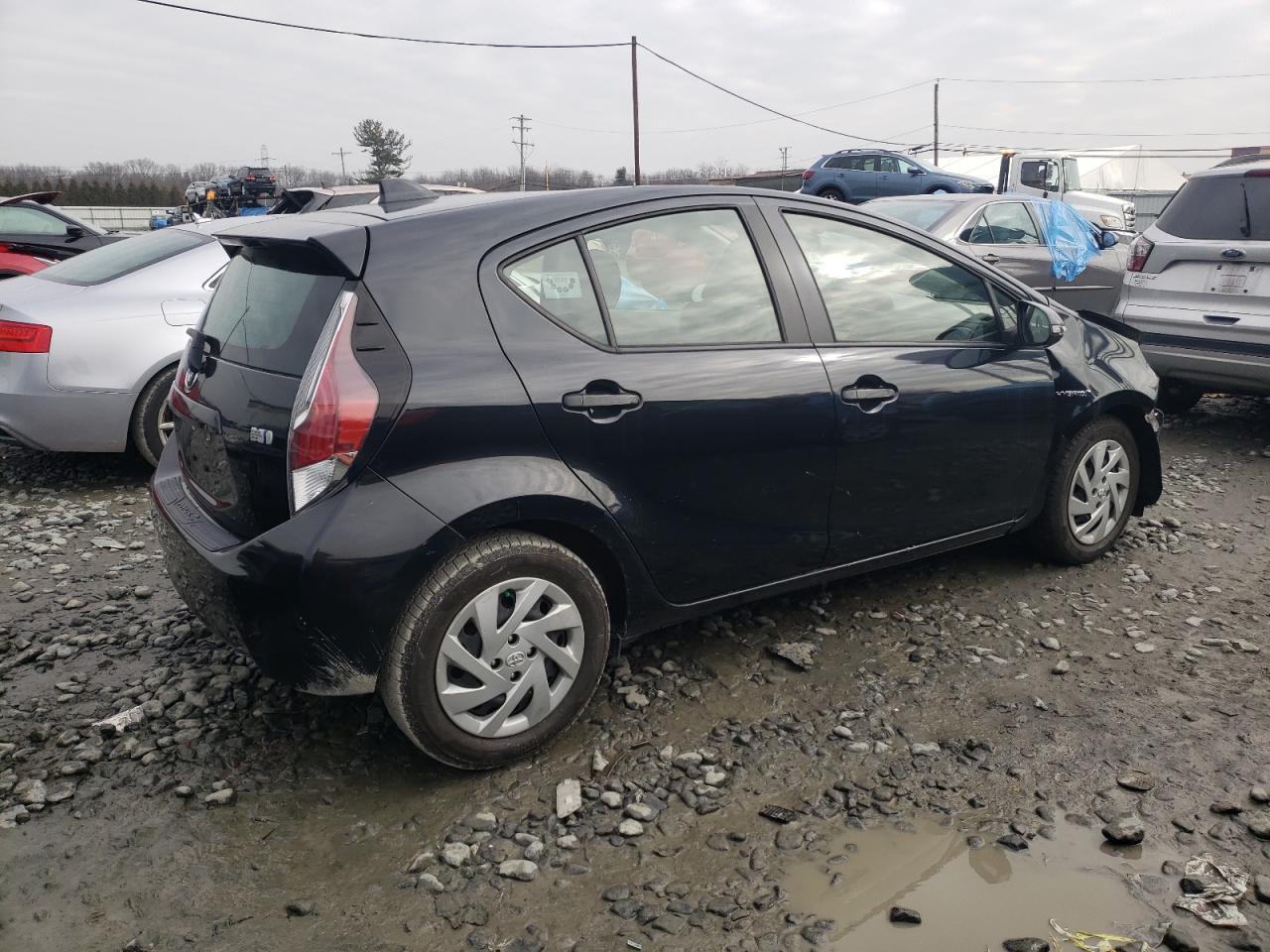 2015 TOYOTA PRIUS C - Image 3