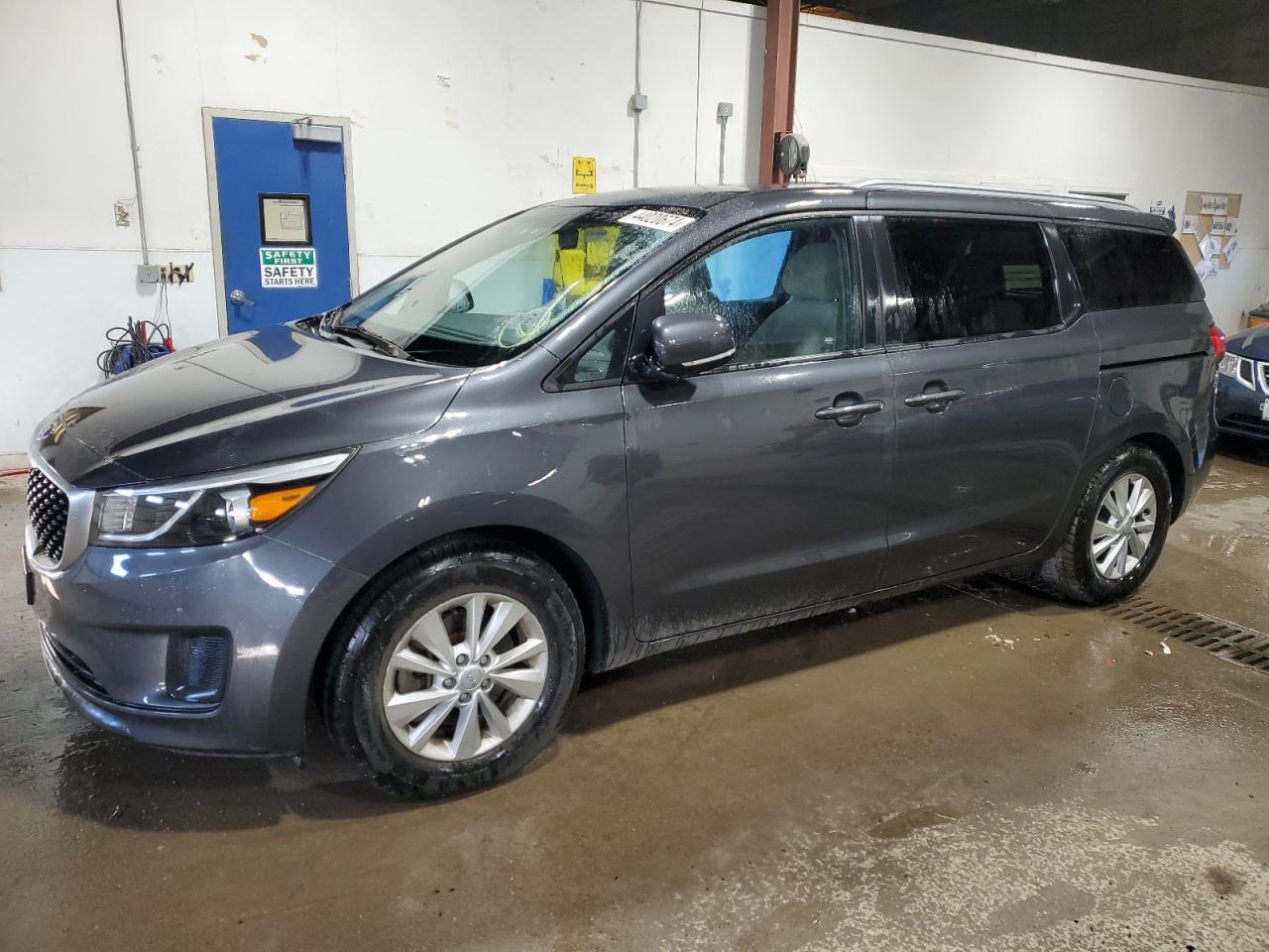 2016 KIA SEDONA LX