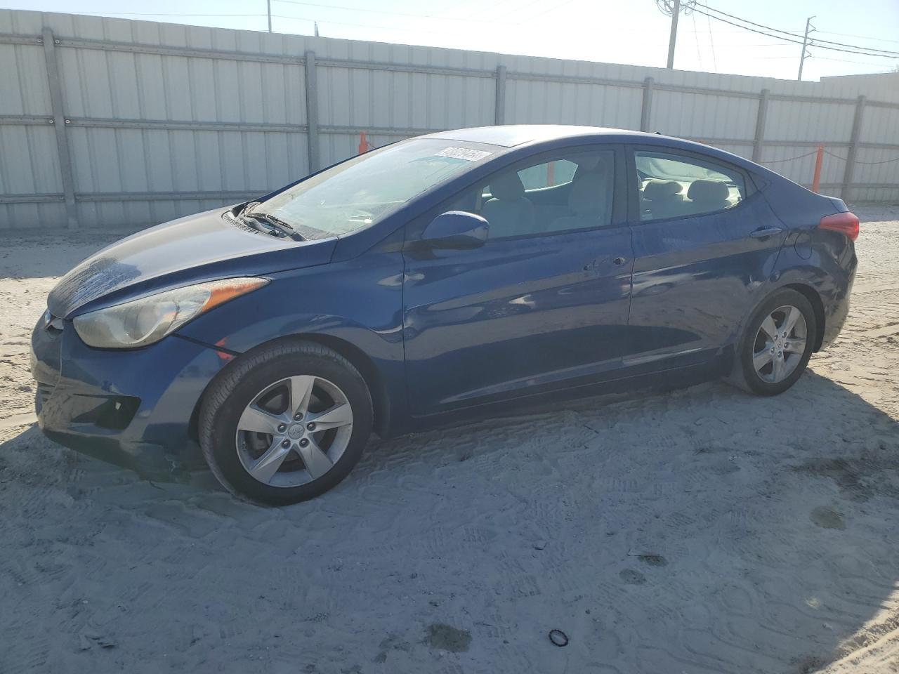 2013 HYUNDAI ELANTRA GL