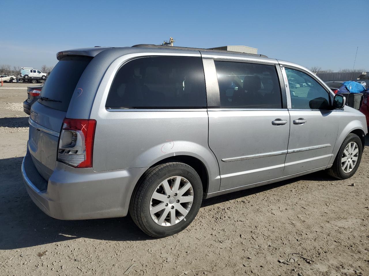 2014 CHRYSLER TOWN & COU - Image 3