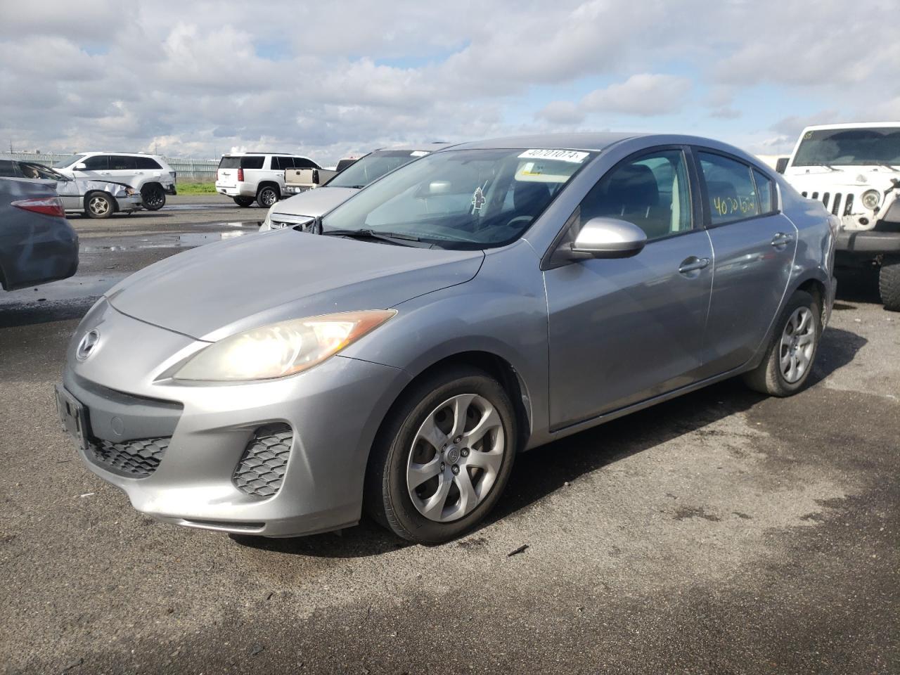 2013 MAZDA 3 I